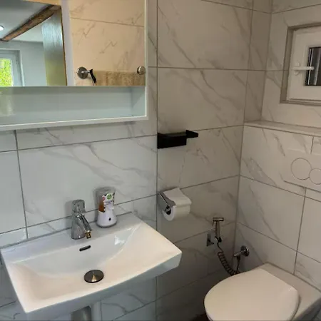 By The River - Thoerishaus Bern בית נופש